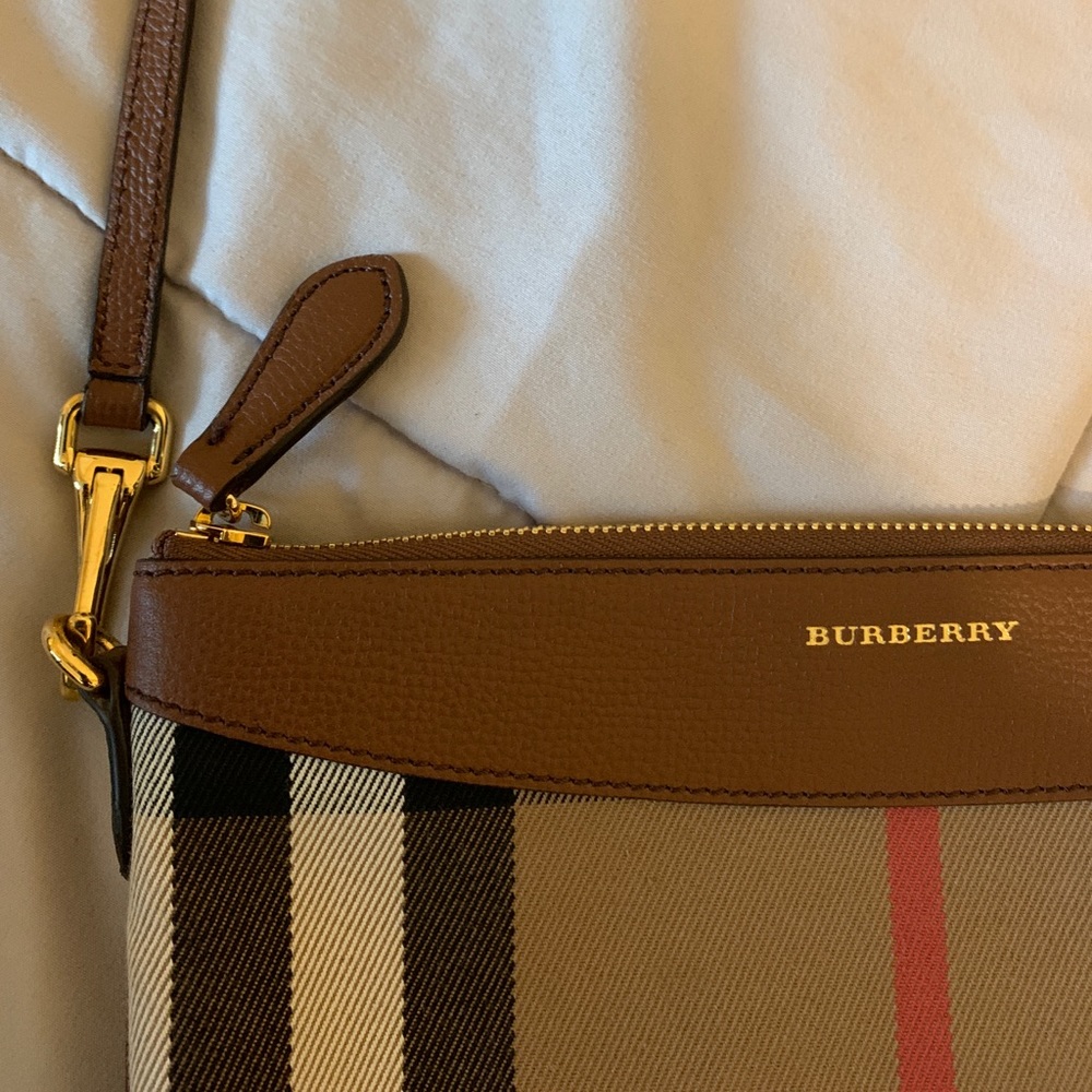 BURBERRY BAG!! PRISTINE CONDITION